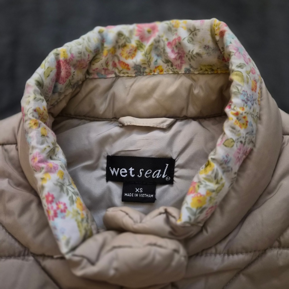Wet Seal Tan Quilted Puffer Vest Floral Plaid Trim Mock Neck XS - Picture 2 of 6